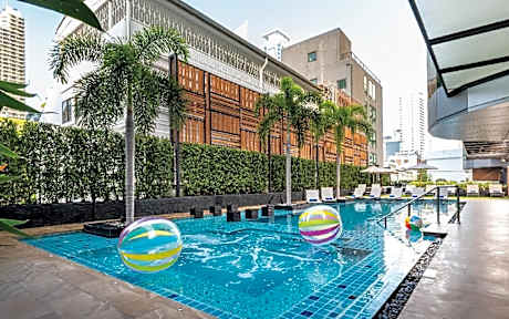 Solitaire Bangkok Sukhumvit 11