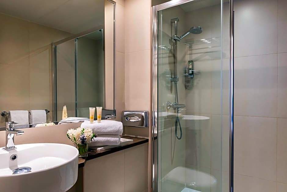 Hotel de Neuve by Happyculture