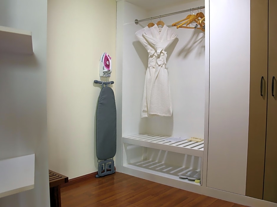 Eastern Palace Hotel