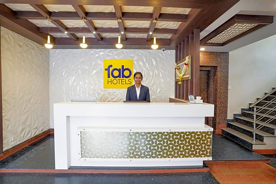 FabHotel Savi Inn - Nr. Mantri Square Mall