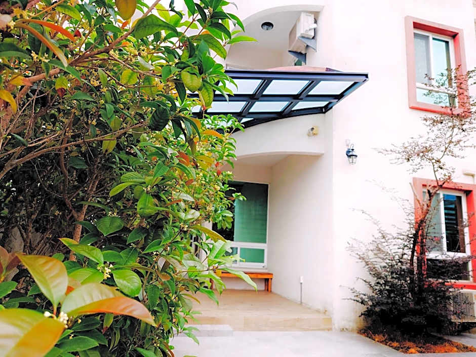 輕旅小站 Soft Travel Hostel