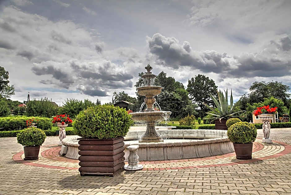 Zespół Pałacowo-Parkowy Bądzów