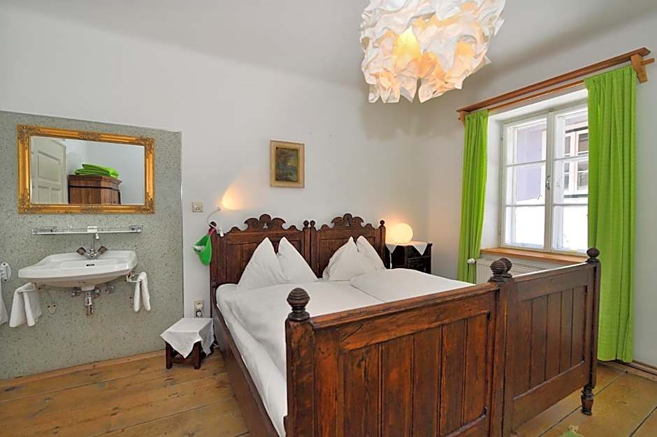 Gasthof Simony Hallstatt B&B