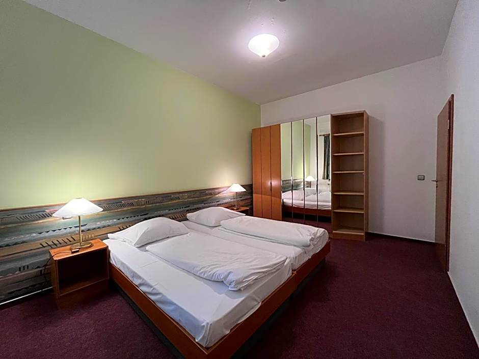 Photo 1 of 6 of Suite