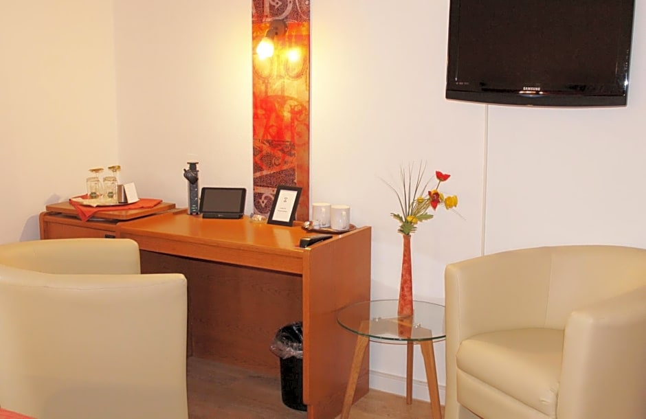 Arador-City Hotel