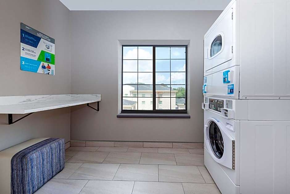 Holiday Inn Express and Suites Granbury By IHG