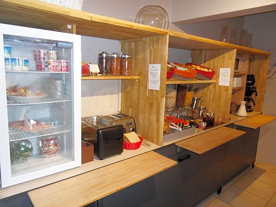 Logis Hôtel Restaurant Les Aubuns