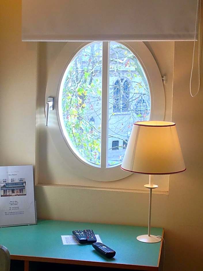 Hotel Paris Vesinet -ex Auberge des 3 Marches