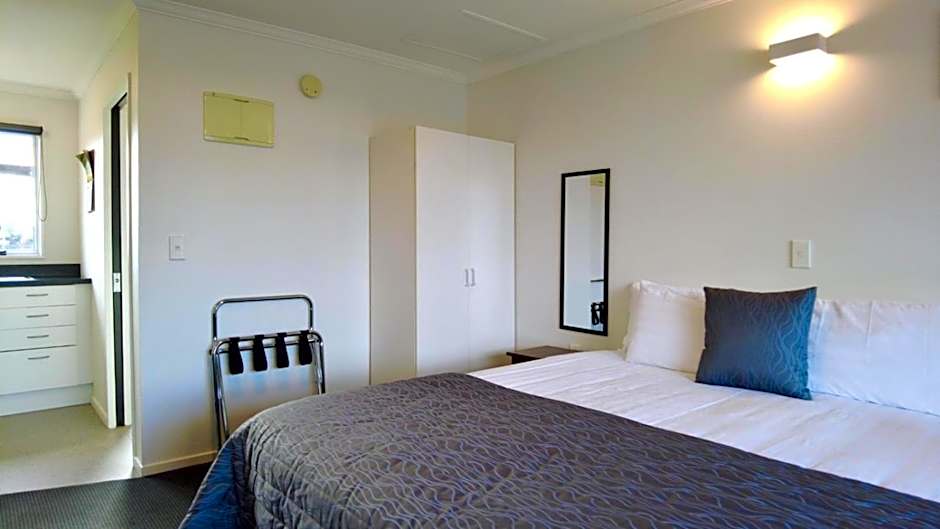 554 Moana Court Motel