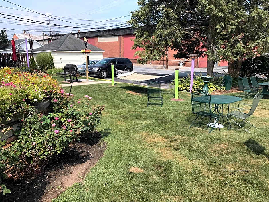 Simmons Motel and Suites