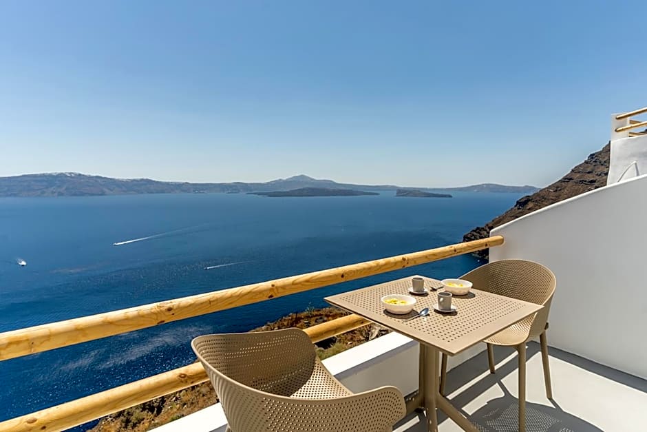 Evanthia Best View Thirassia Island Hotel