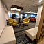 Holiday Inn Express Indianapolis Airport