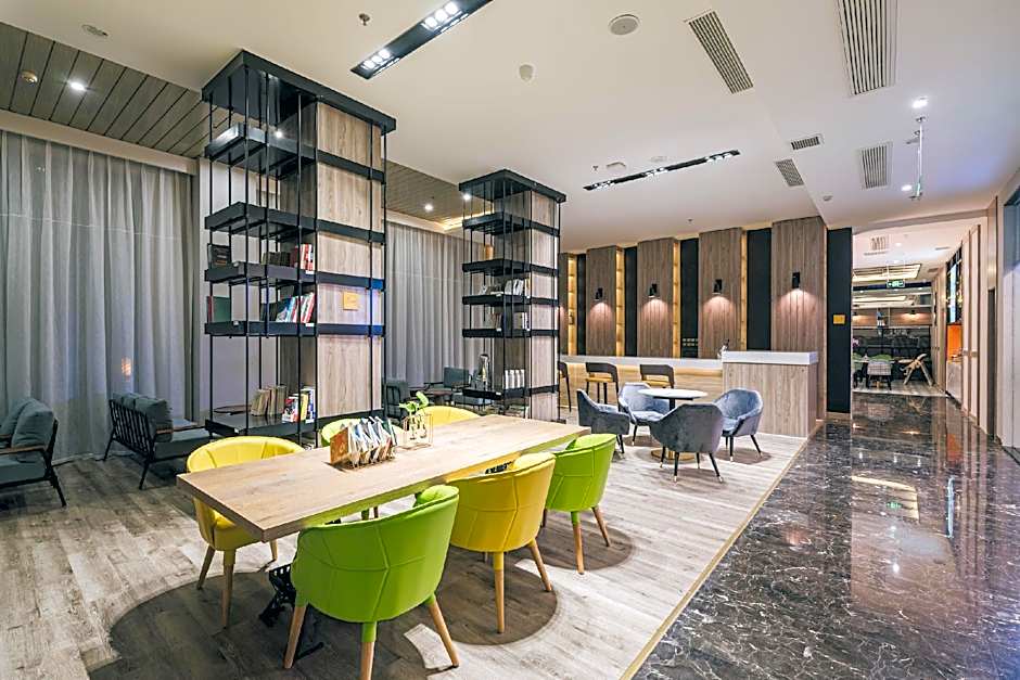 Atour Light Hotel Chengdu Hongpailou Metro Station – Chengdu, IL