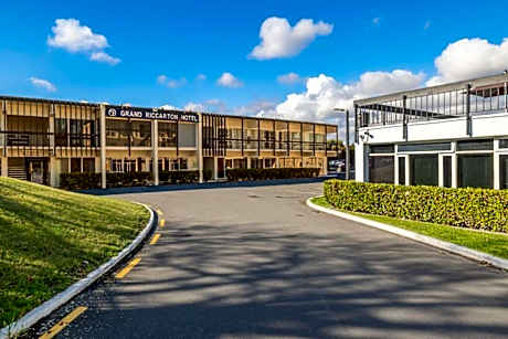 The Riccarton Hotel