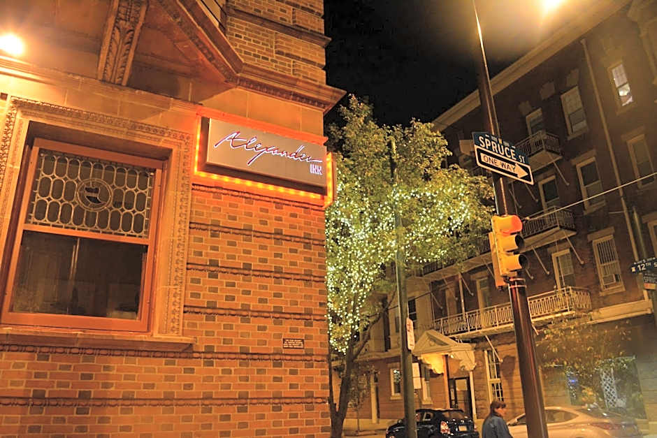 Alexander Inn