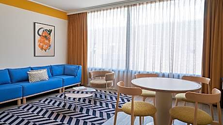 Midtown 1 Bedroom Suite