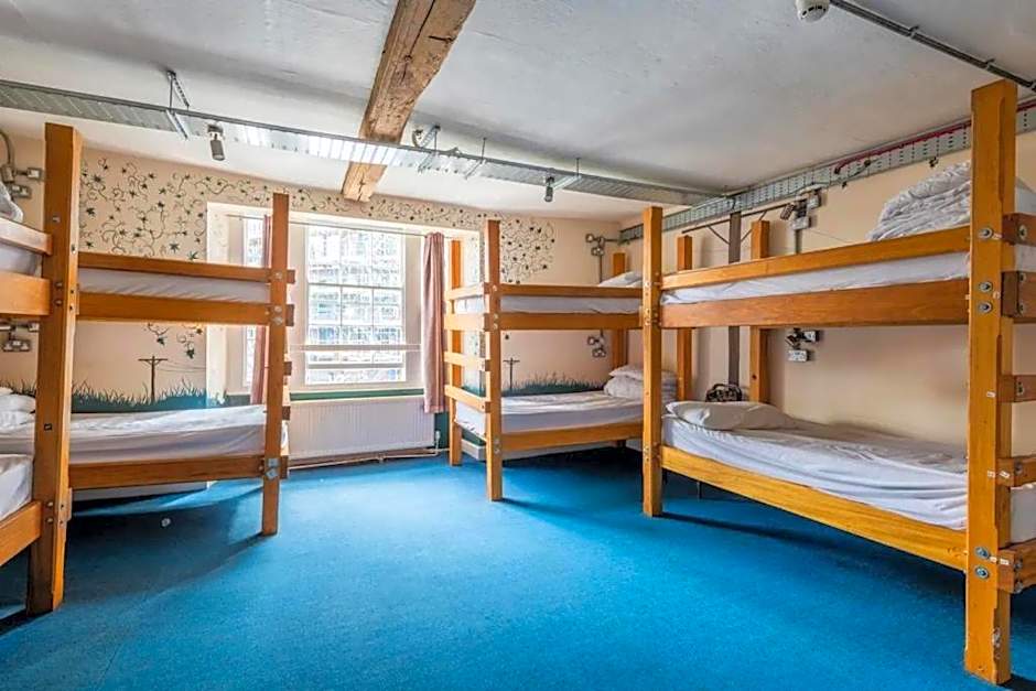 The Full Moon Backpackers