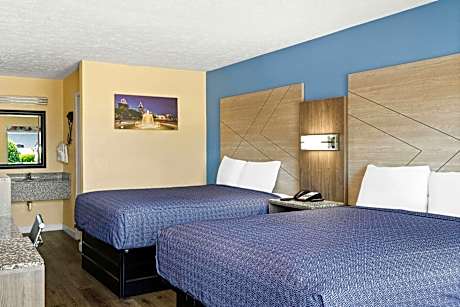 Standard Queen Room with Two Queen Beds