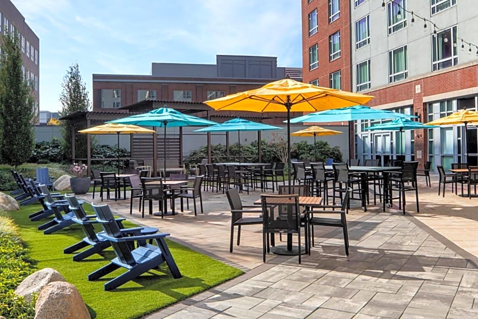 Le Meridien Boston Cambridge