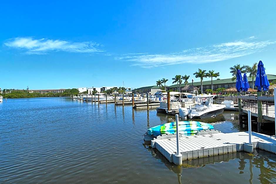 All-New, Ground-Floor, Huge Pool, Tiki Bar & Grill