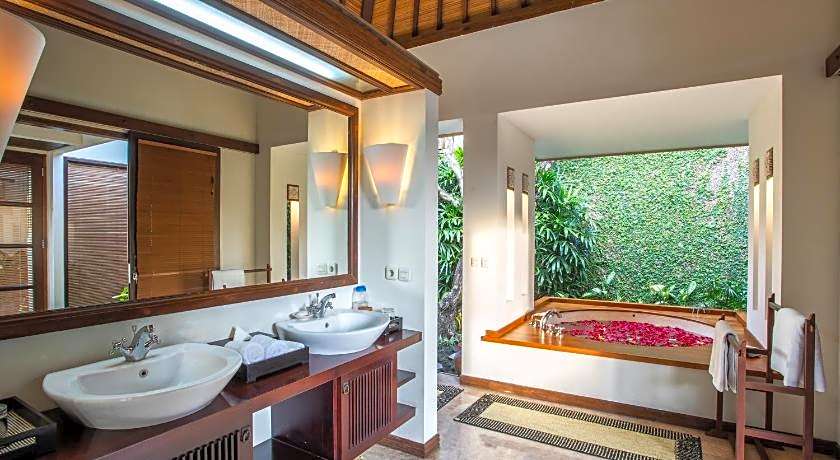 Villa Saffron Seminyak Bali