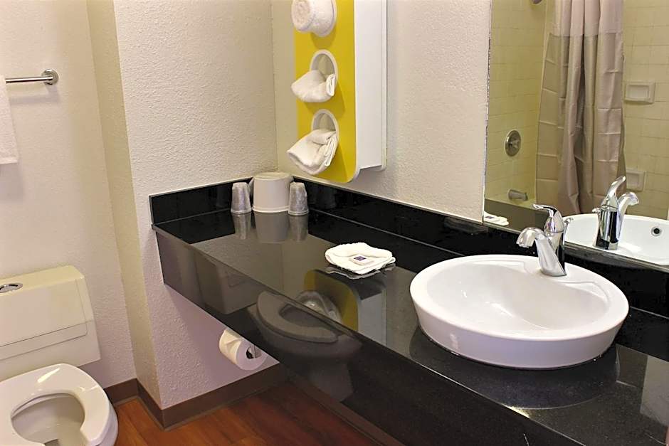 Motel 6-San Simeon, CA - Hearst Castle Area