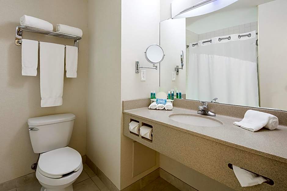 Holiday Inn Express Hotel & Suites Dieppe Airport By IHG