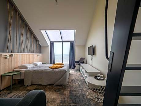 Family Room with Sea View