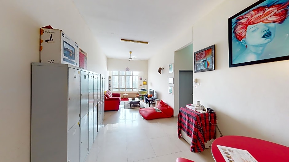 Monkey Mansion Putra Majestik