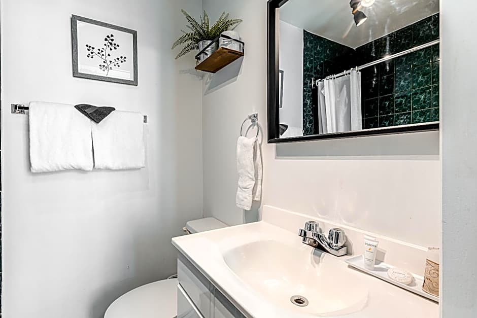 North House - Hôtel Automatisé Manoir des Remparts