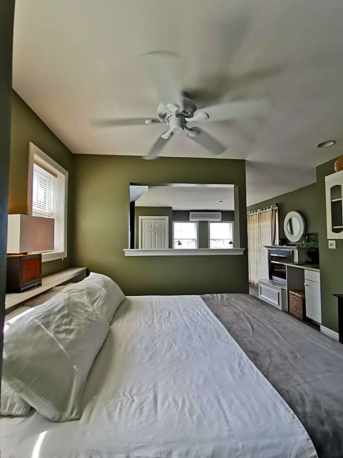 Inn on the Harbour and Telegraph House