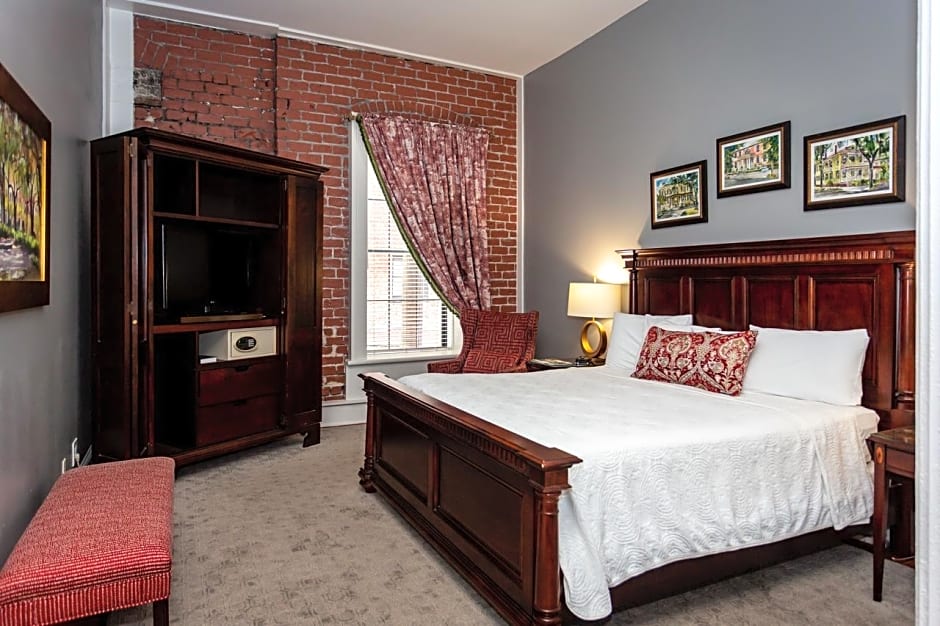 East Bay Inn, Historic Inns of Savannah Collection