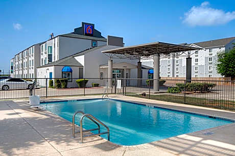 Motel 6-San Antonio, TX - South