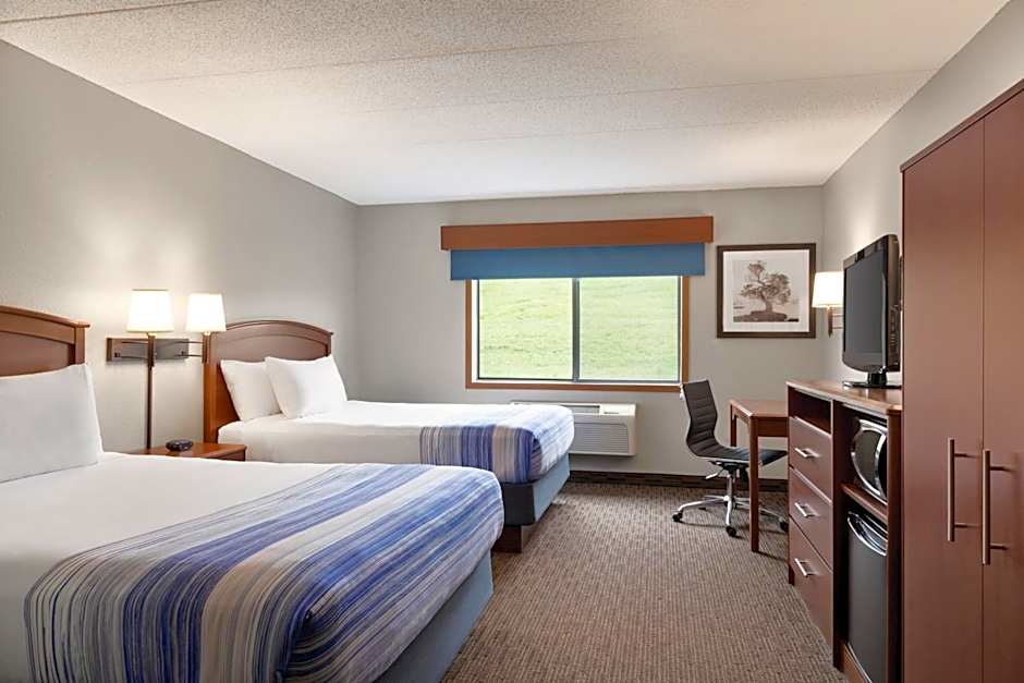 AmericInn by Wyndham Fergus Falls - Conference Center