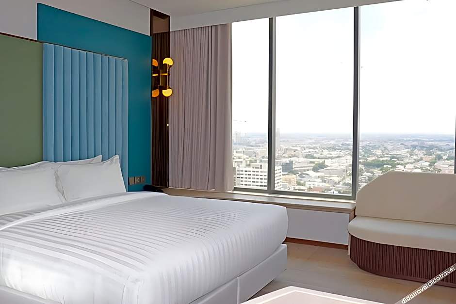 The Quarter Ratchayothin by UHG