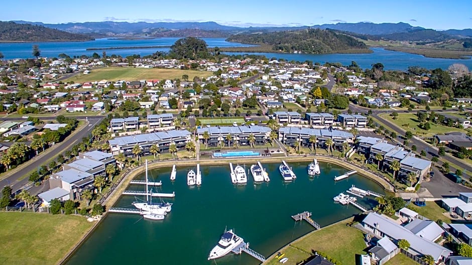 Sovereign Pier On The Waterways