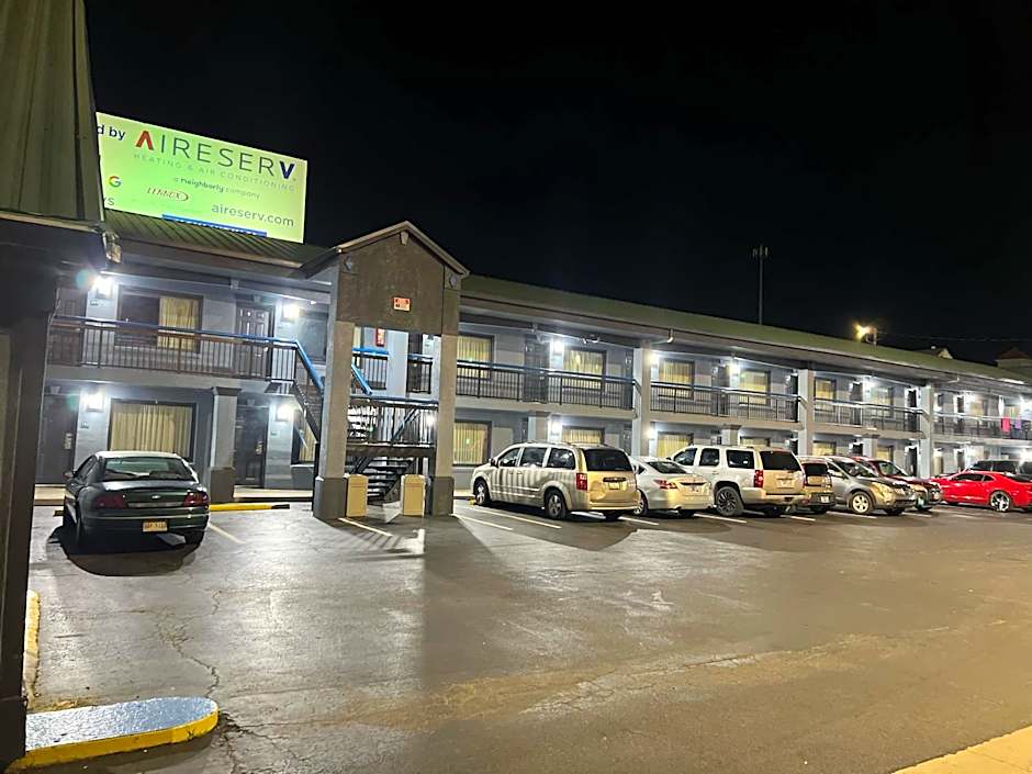 Executive Inn and Suites - Jackson