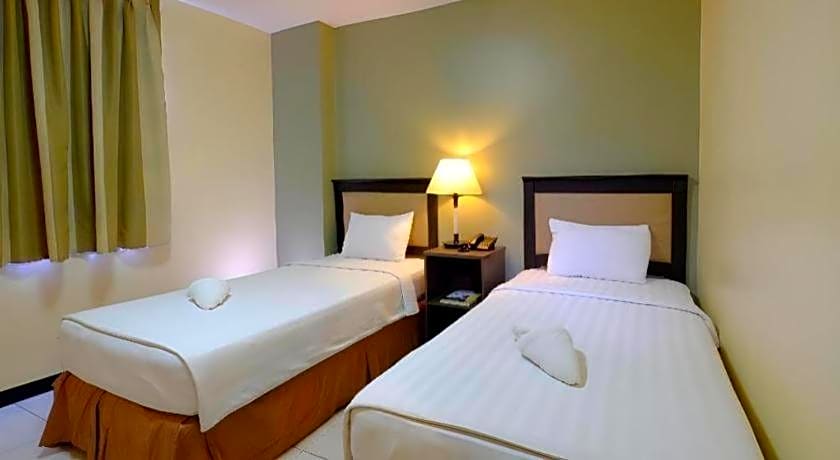 OYO 187 The Maxwell Hotel
