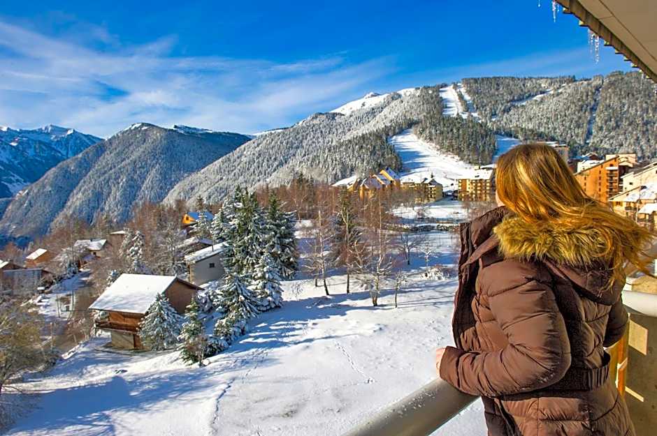 Village Vacances Le Tarbesou - Pied de piste station Ax 3 Domaines