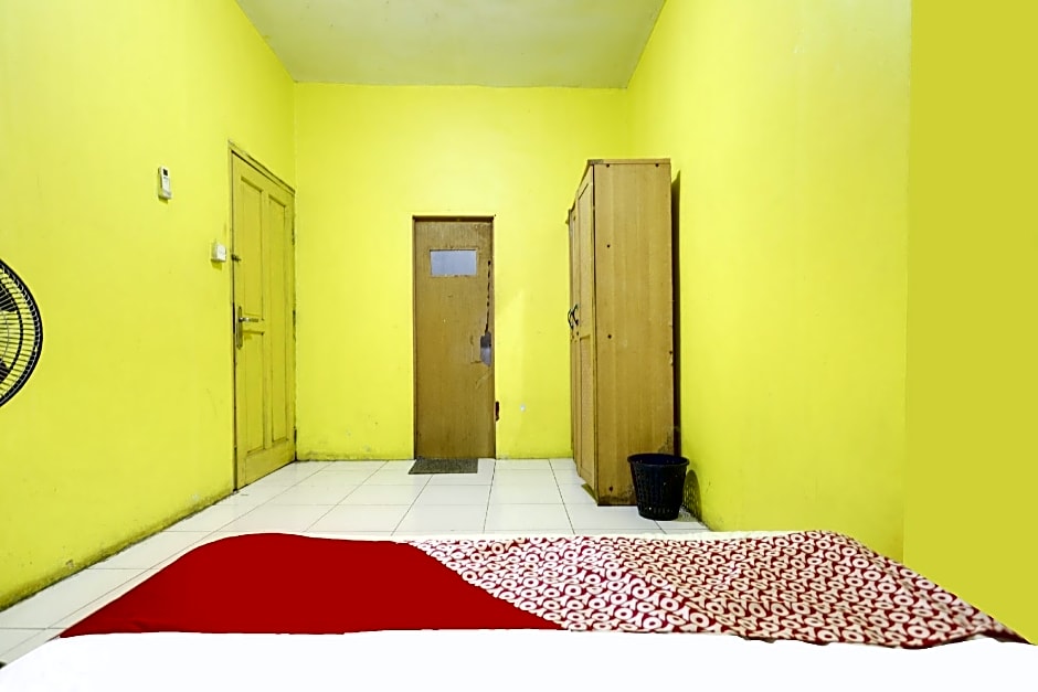 Hotel O Emes Jaya HomestayNearSamsung Electronic Indonesia PT