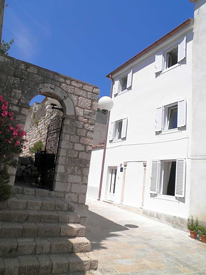 Apartments Zlata In the Heart of the Old Town, Close to the Beach