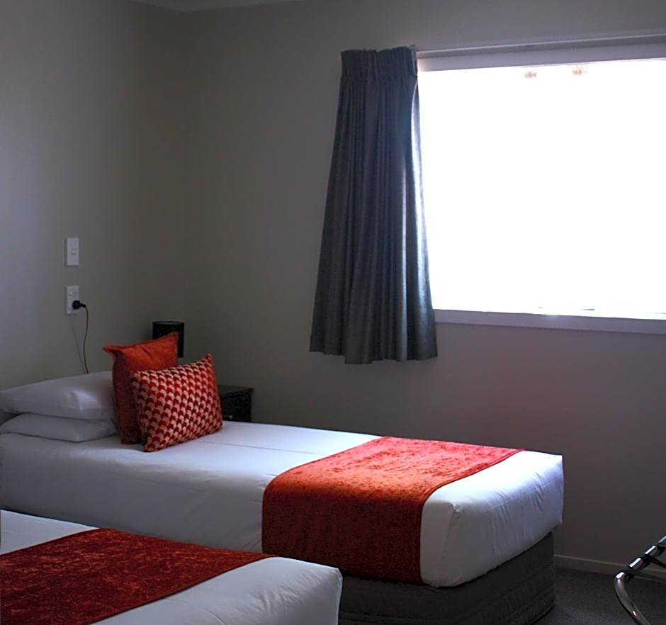 Albert Court Motor Lodge