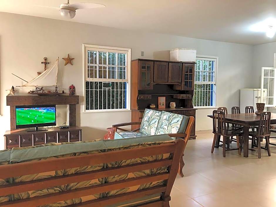 Pé na Areia com Piscina e Churrasqueira - 2 suítes