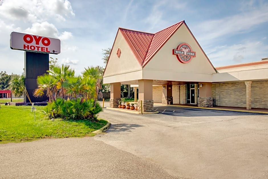 OYO Hotel Dundee By Crystal Lake