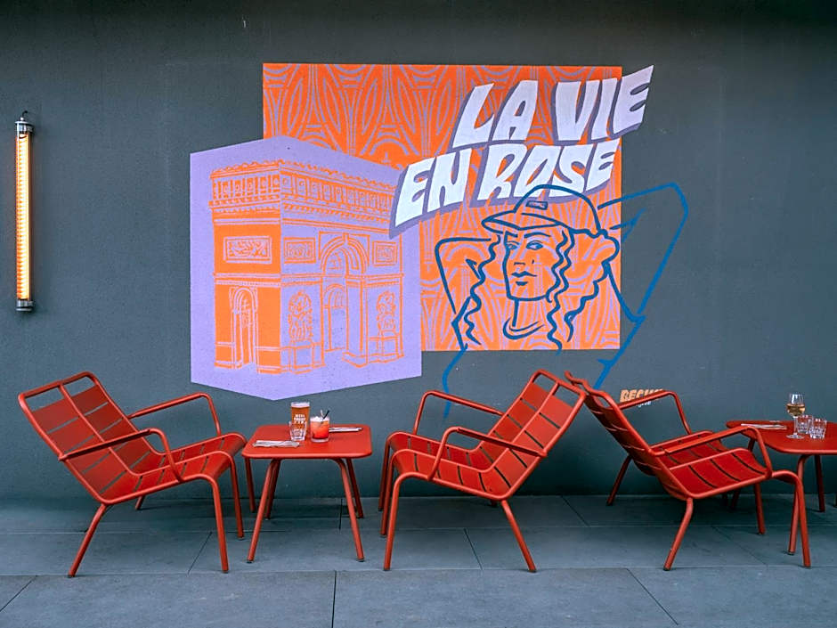 Eklo Paris Roissy CDG Airport