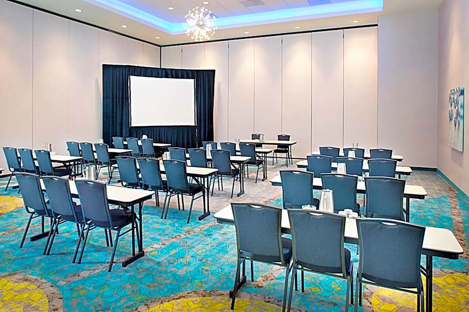 Courtyard by Marriott Dallas Carrollton and Carrollton Conference Center