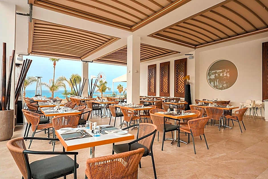 Cavo Maris Beach Hotel