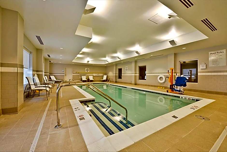 Holiday Inn Express & Suites Utica By IHG