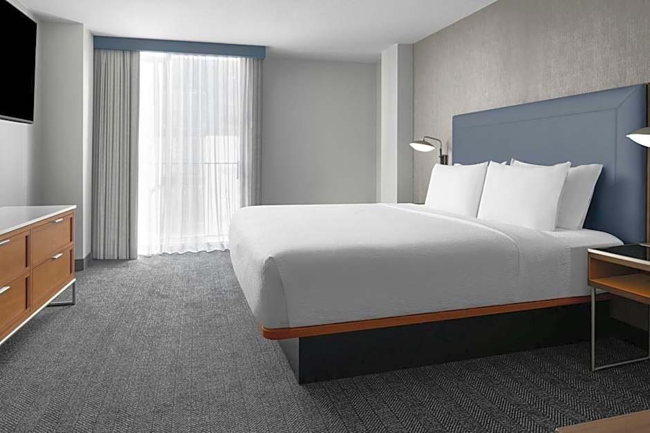 Courtyard by Marriott San Jose Airport