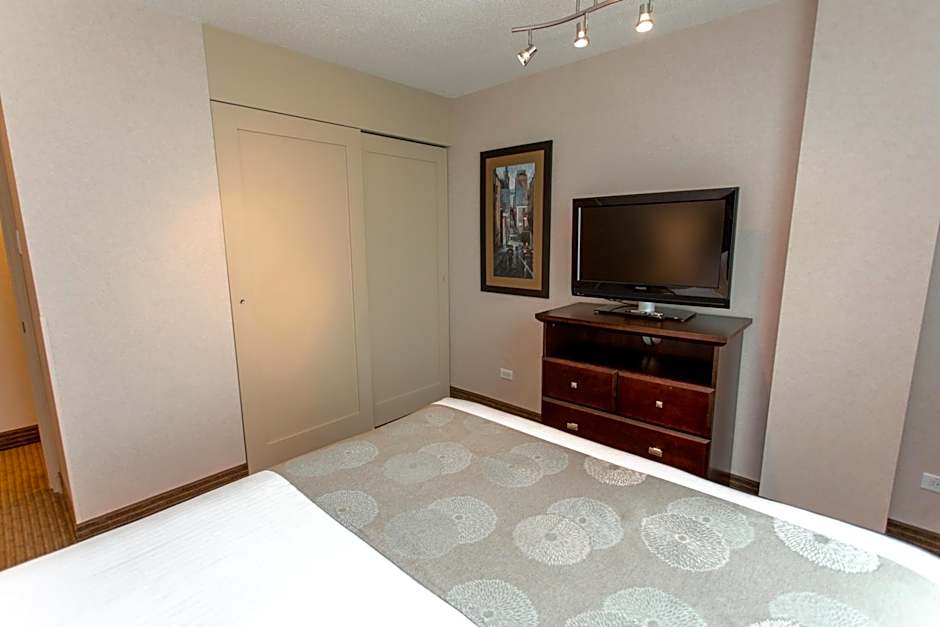 Campus Tower Suite Hotel